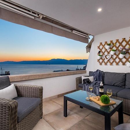 Lux Apartment Sky View Rijeka Bagian luar foto