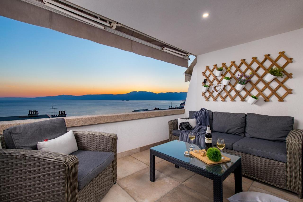 Lux Apartment Sky View Rijeka Bagian luar foto