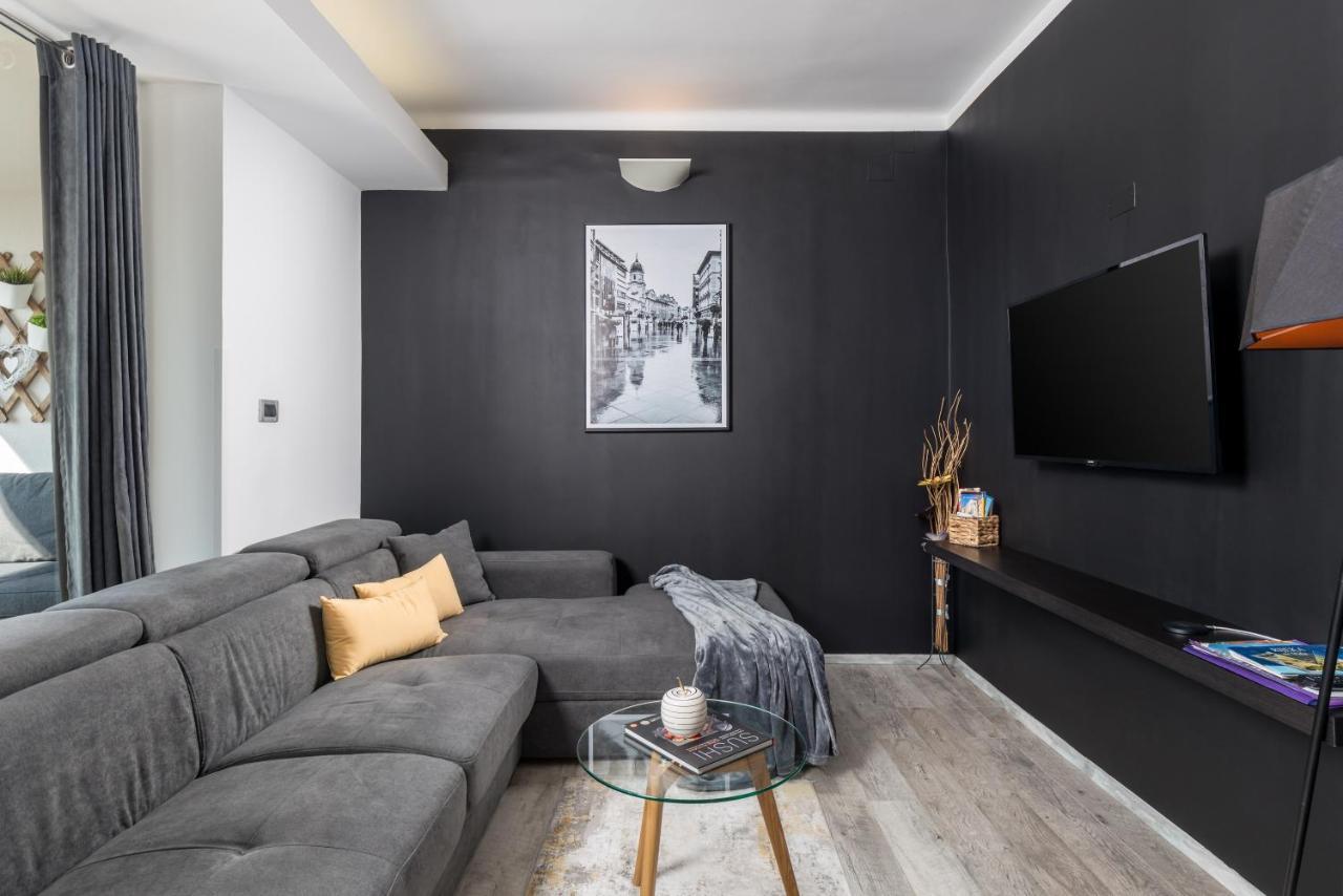 Lux Apartment Sky View Rijeka Bagian luar foto
